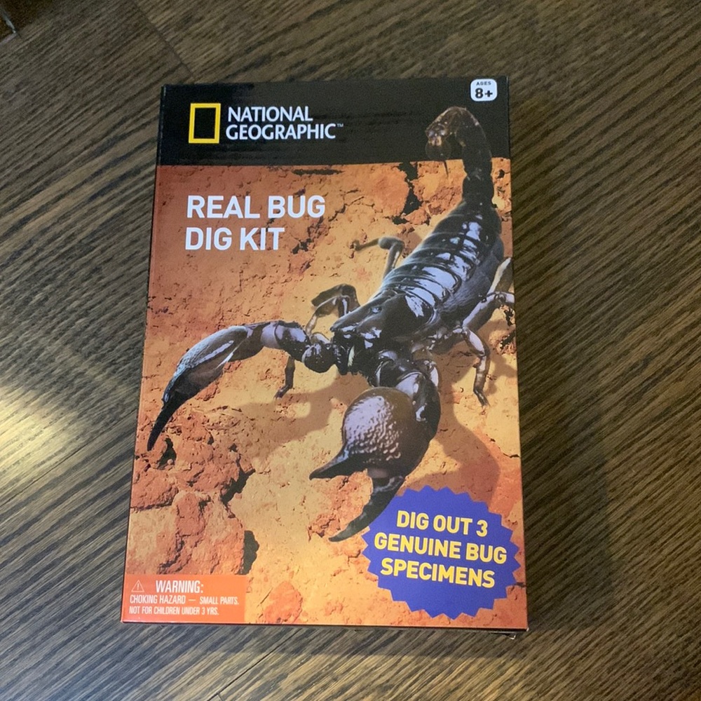 National Geographic bug dig kit NWOT